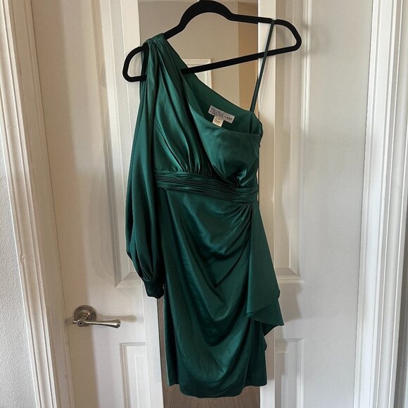 IEENA Mac Duggal SATIN ONE SLEEVED COCKTAIL DRESS Emerald Green Size 0 - Picture 1 of 6